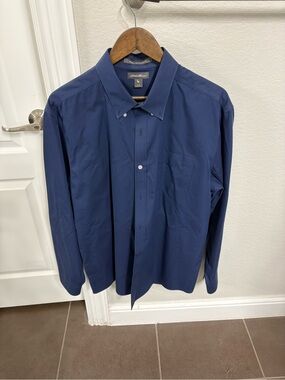 Eddie Bauer Men's Button-Down Dress Shirt — Deep Navy Blue